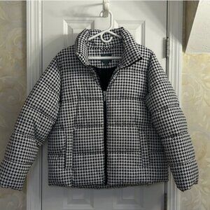 St John’s Bay Heavyweight Short Puffer Jacket in Black/White Houndstooth Plaid